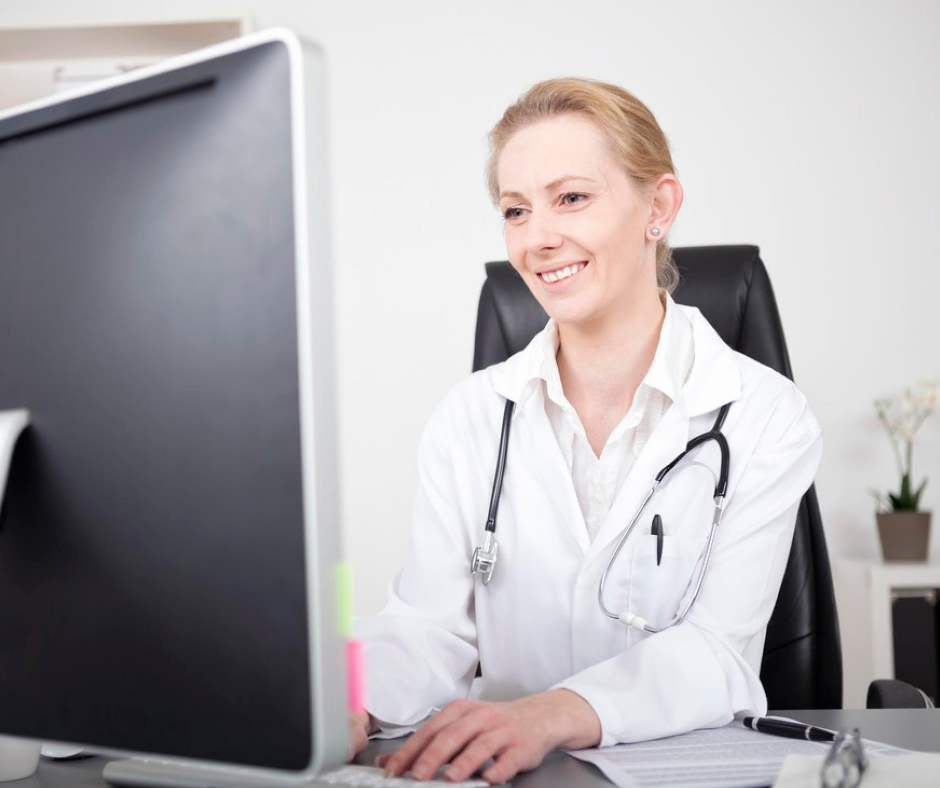 Doctor using an Insurance Discovery Solutions Software